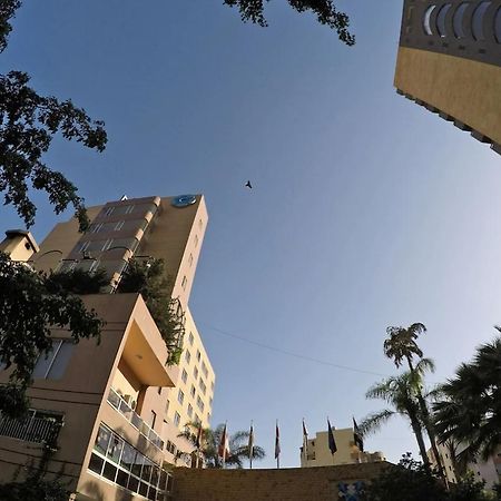 Cosmopolitan Hotel Бейрут Екстериор снимка