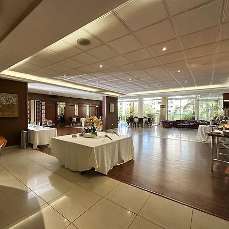 Cosmopolitan Hotel Бейрут Екстериор снимка
