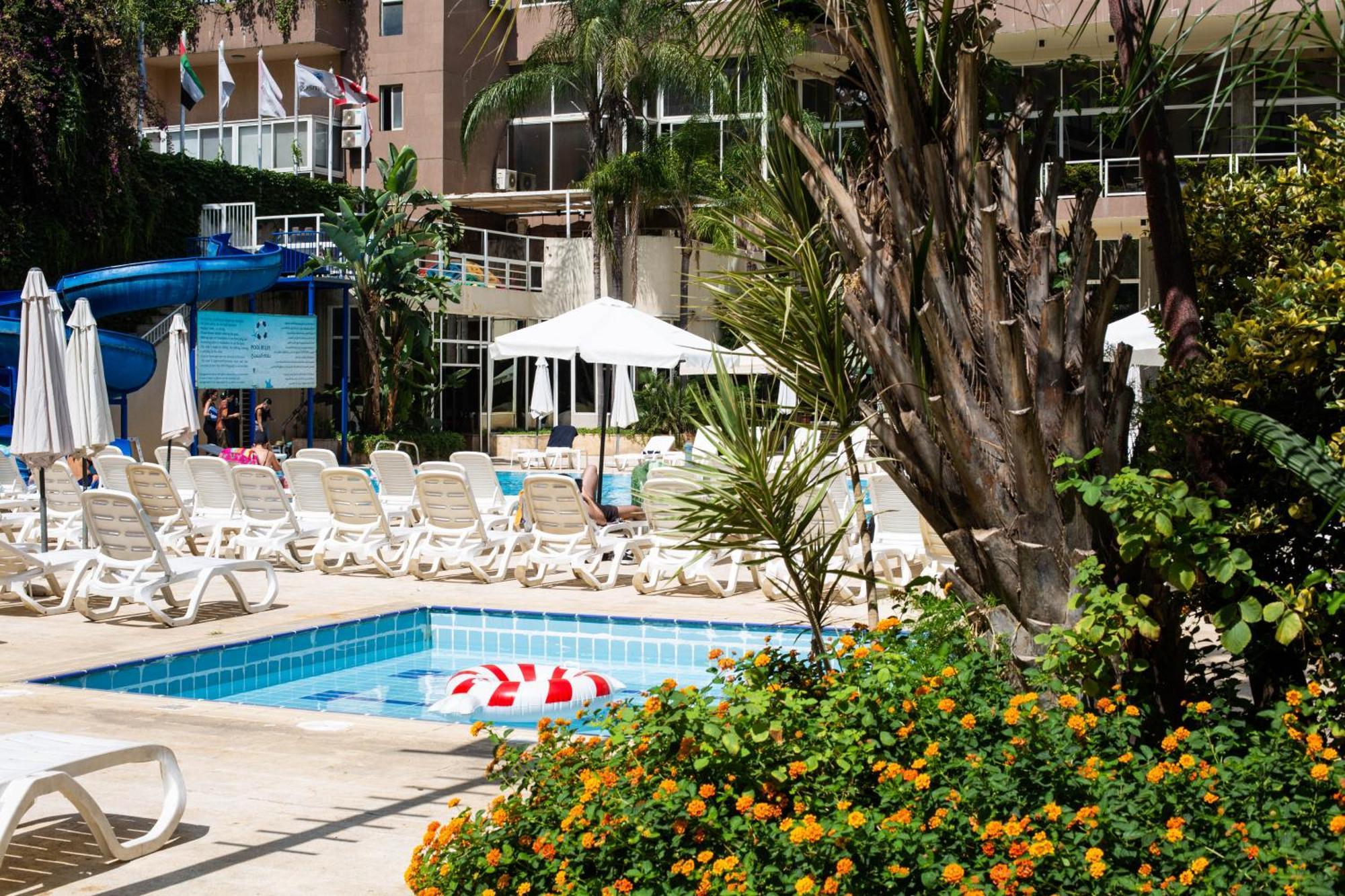 Cosmopolitan Hotel Бейрут Екстериор снимка
