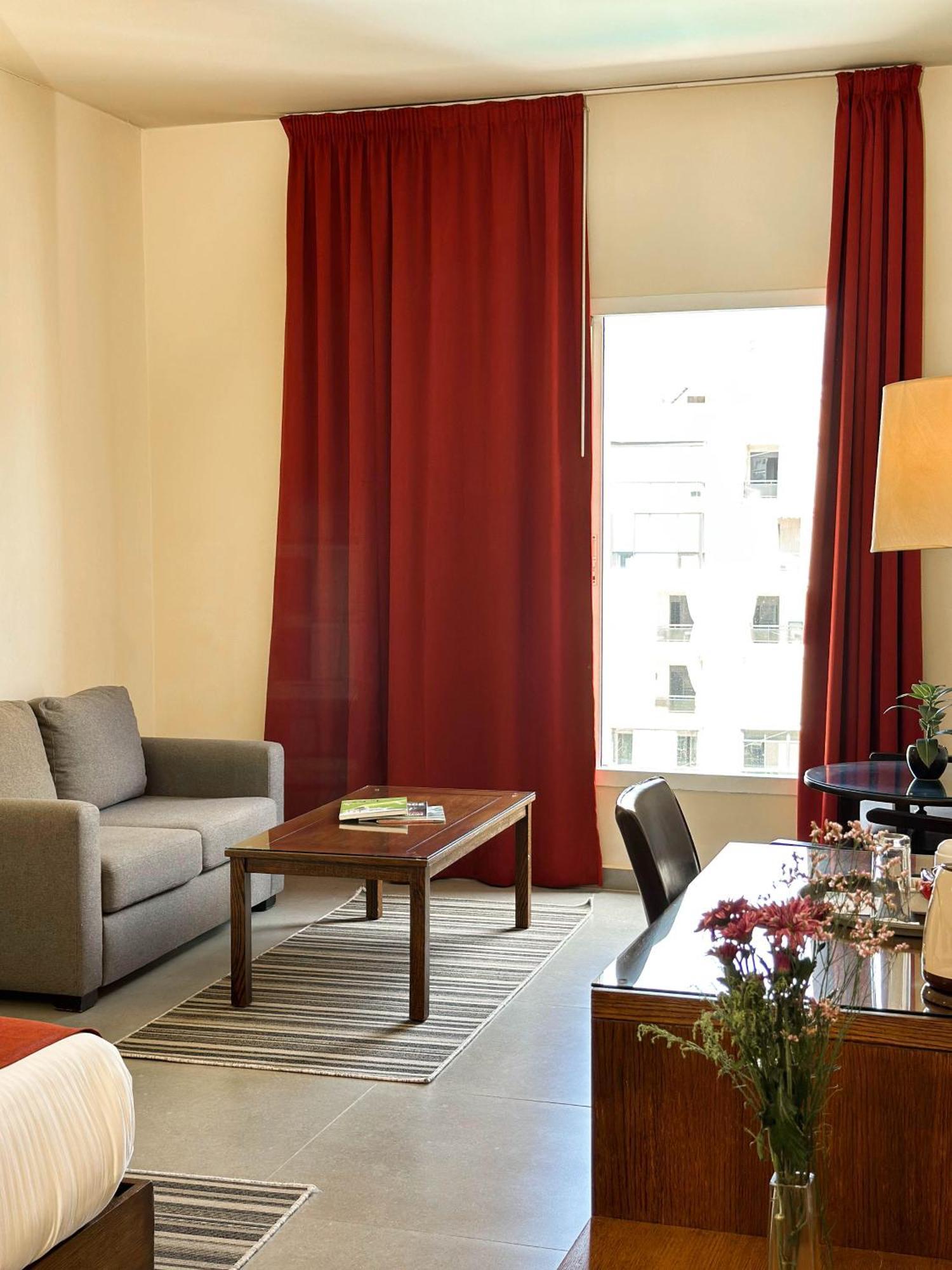 Cosmopolitan Hotel Бейрут Екстериор снимка