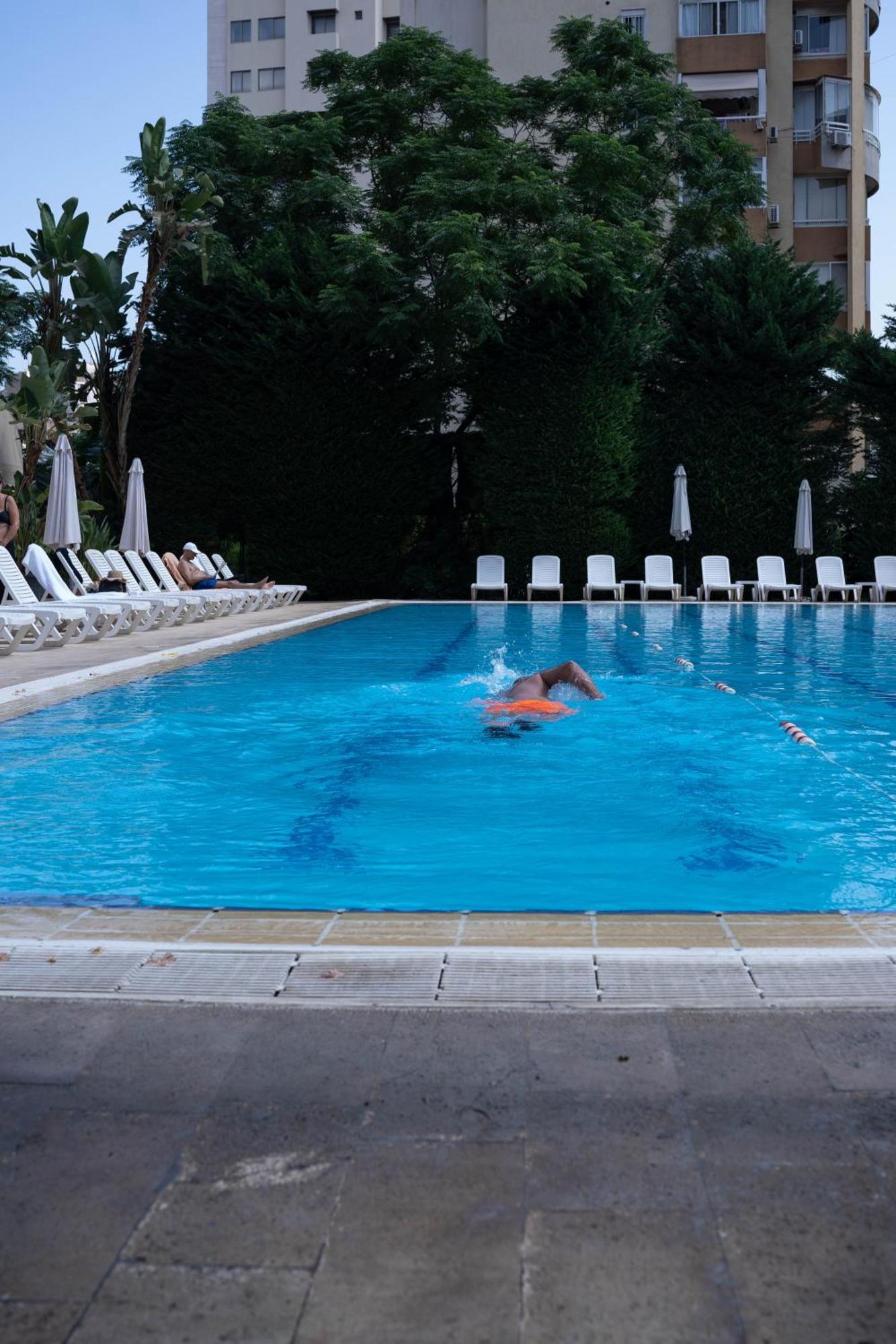 Cosmopolitan Hotel Бейрут Екстериор снимка